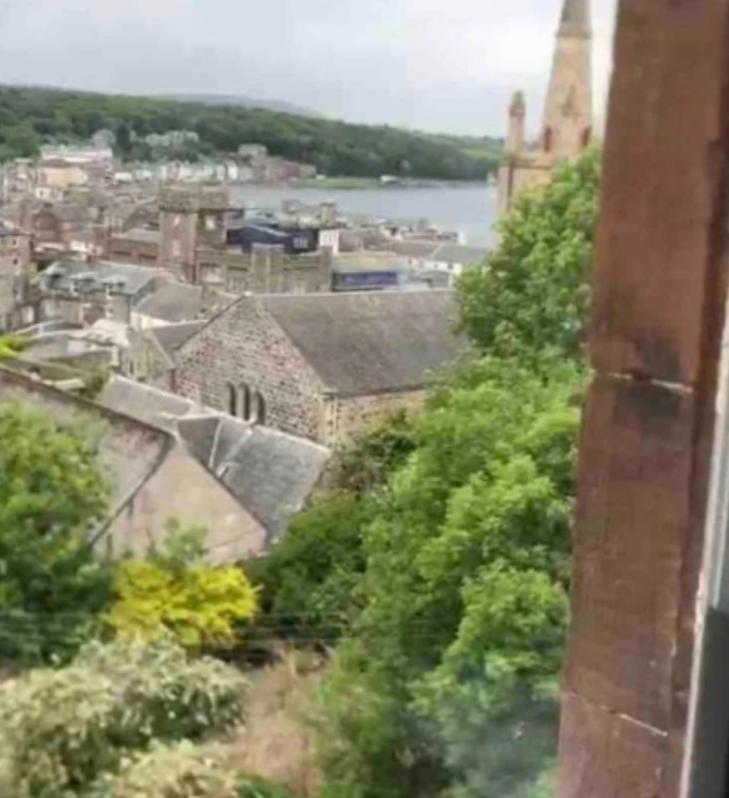 Captivating 2-Bed Apartment In Isle Of Bute Rothesay Exterior foto